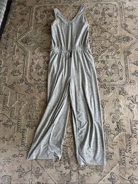 Old Navy Heather Gray V-Neck Wide-Leg Jumpsuit